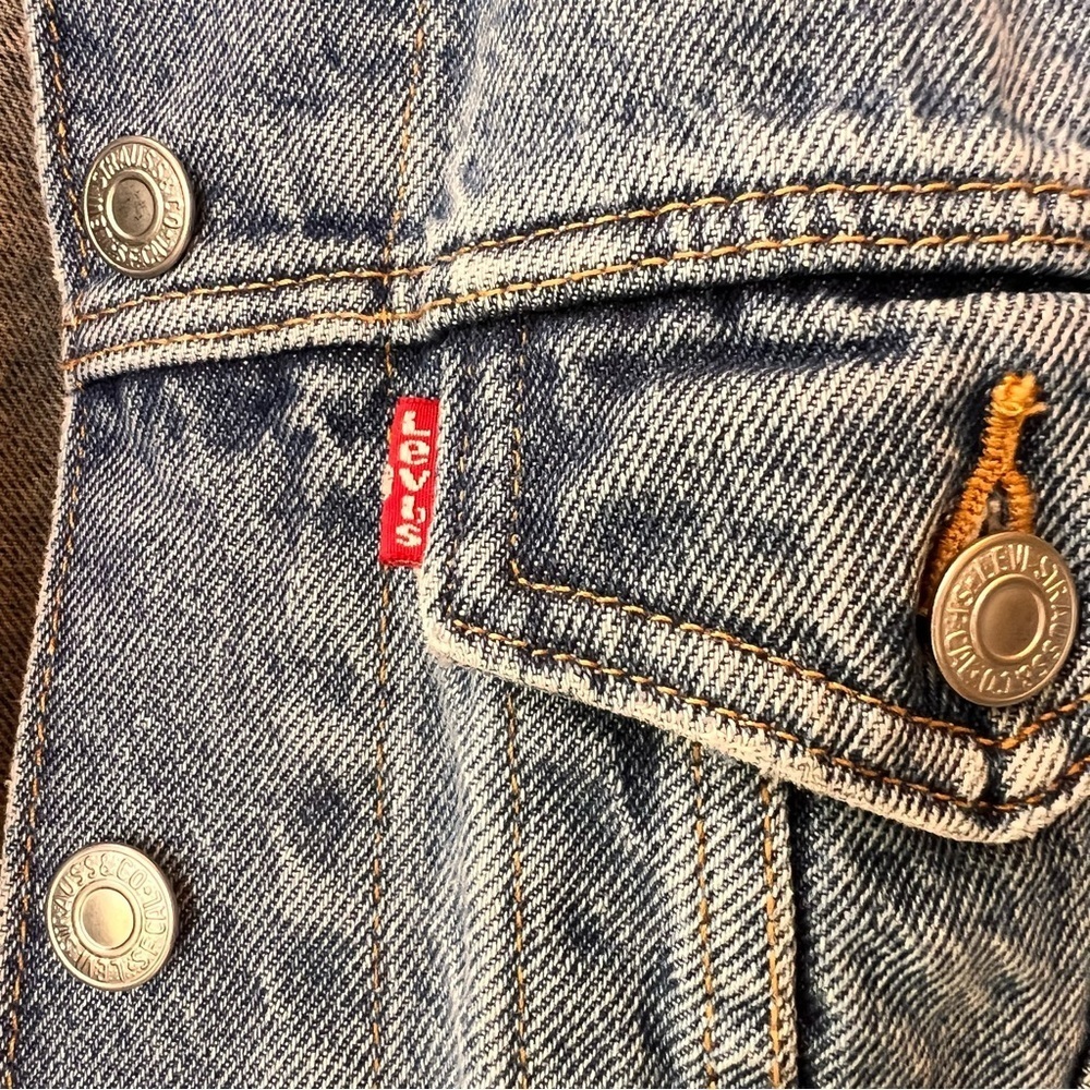 Levi’s Classic Denim Trucker Jacket Size XS Cowgirl Western Boho Peasant Horse - Picture 3 of 9
